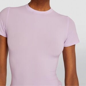 SKIMS Fits Everybody Short Sleeve T-Shirt in Lavender